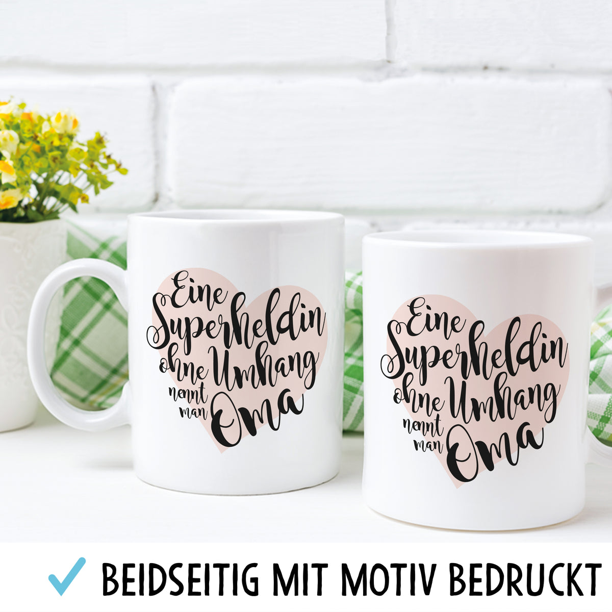 Auf diesem Bild ist folgendes zu sehen: Tasse Superheldin Oma als Geschenke Geschenkideen zu Geburtstag Danksagung   von OWLBOOK