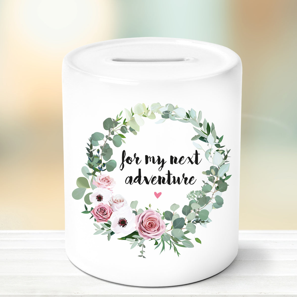 Auf diesem Bild ist folgendes zu sehen: Spardose MR & MRS Wappen mit Datum personalisiert als Geldgeschenke Geschenkideen zu Hochzeit Geburtstag Hochzeitstag Jahrestag von OWLBOOK
