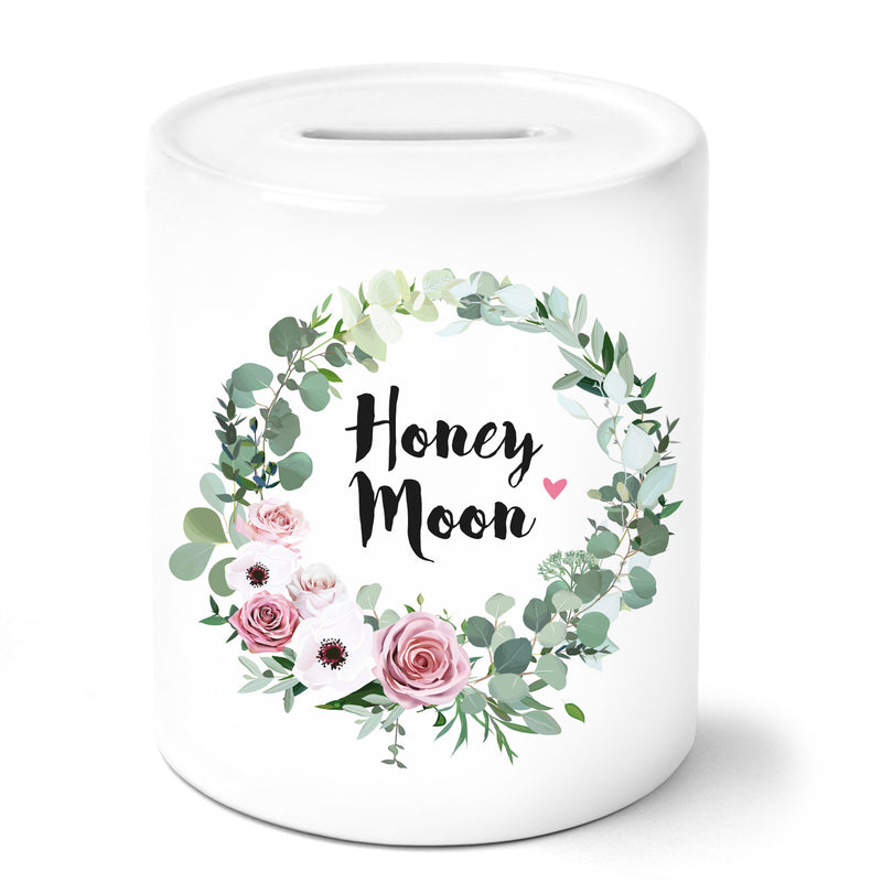 Auf diesem Bild ist folgendes zu sehen: Spardose Honey Moon mit Blumenkranz als Geschenke Geschenkideen zu Hochzeit   Weihnachten von OWLBOOK