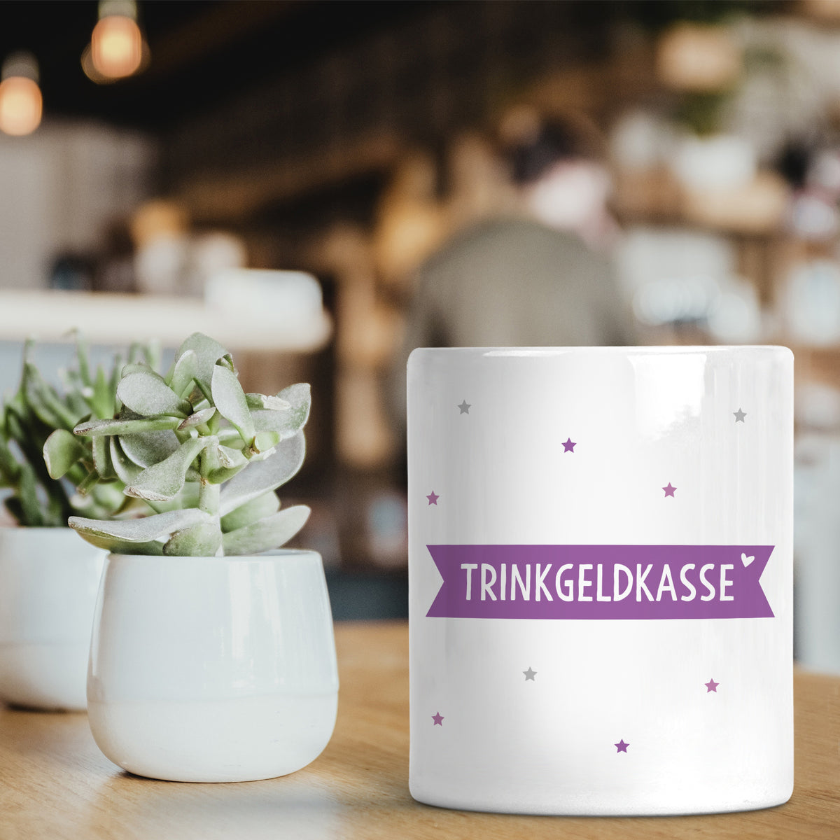 Auf diesem Bild ist folgendes zu sehen: Spardose MR & MRS Wappen mit Datum personalisiert als Geldgeschenke Geschenkideen zu Hochzeit Geburtstag Hochzeitstag Jahrestag von OWLBOOK