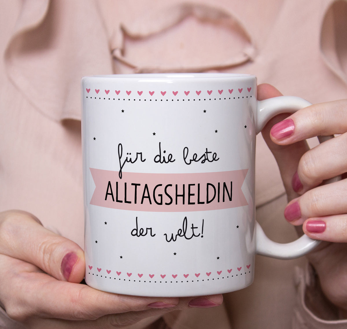 Auf diesem Bild ist folgendes zu sehen: Tasse Beste Alltagsheldin als Geschenke Geschenkideen zu Danksagung Abschied   von OWLBOOK